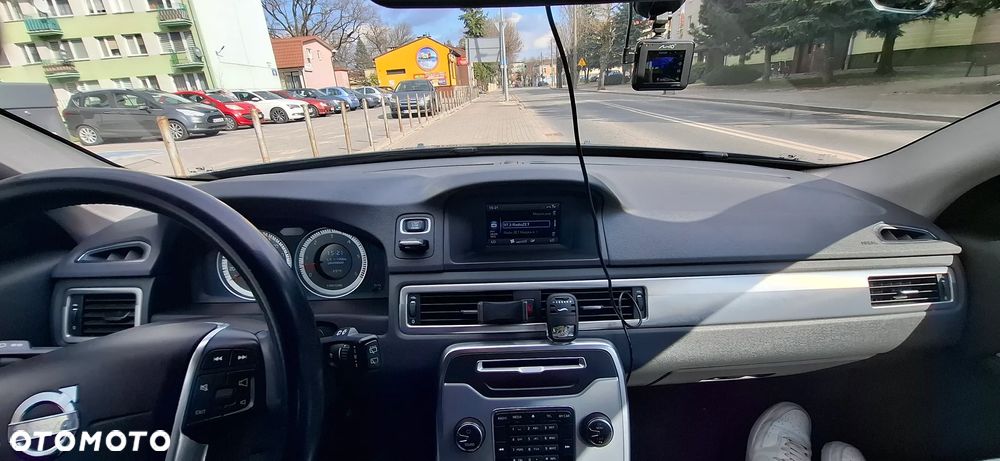 Volvo V70 D3 Momentum - 12