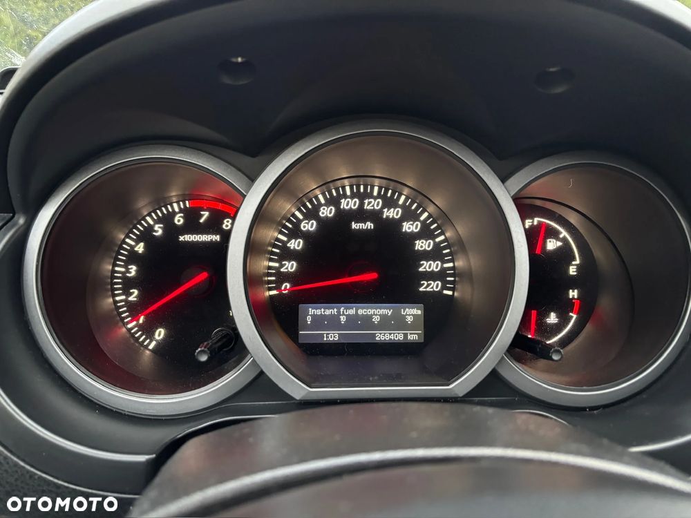 Suzuki Grand Vitara 2.4 De Luxe - 19