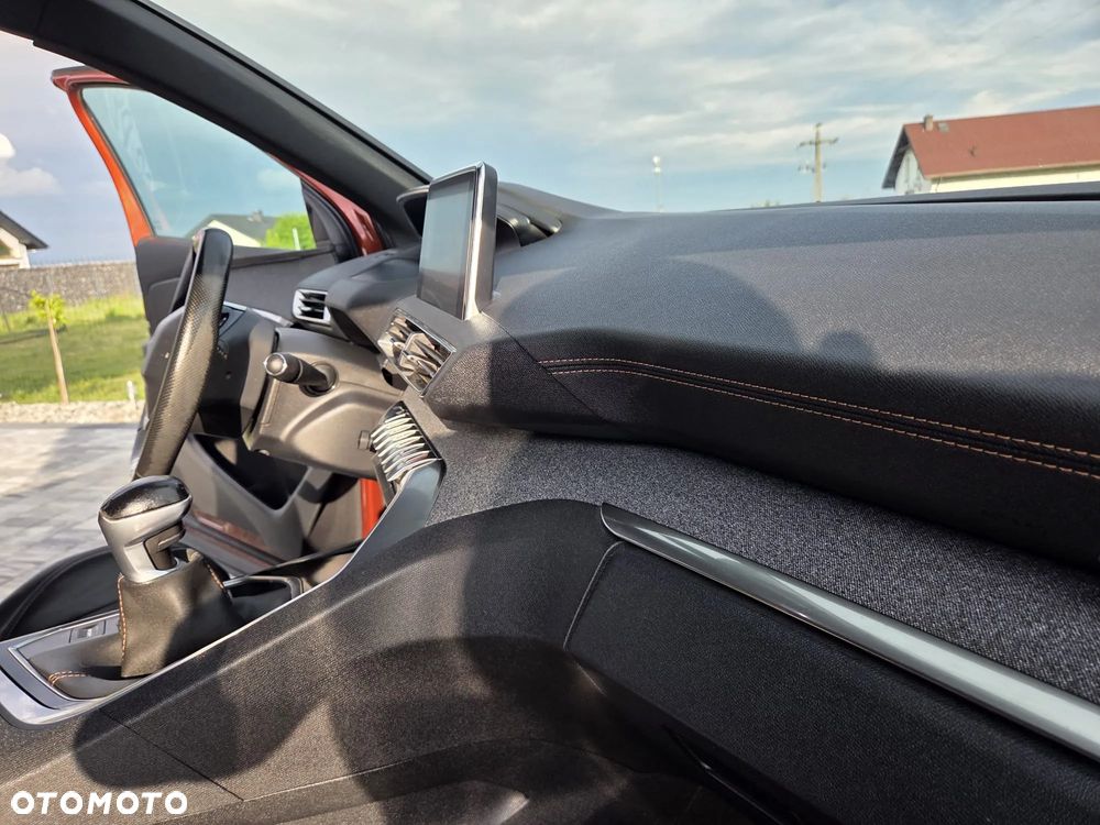 Peugeot 3008 1.2 PureTech GPF Allure S&S - 22