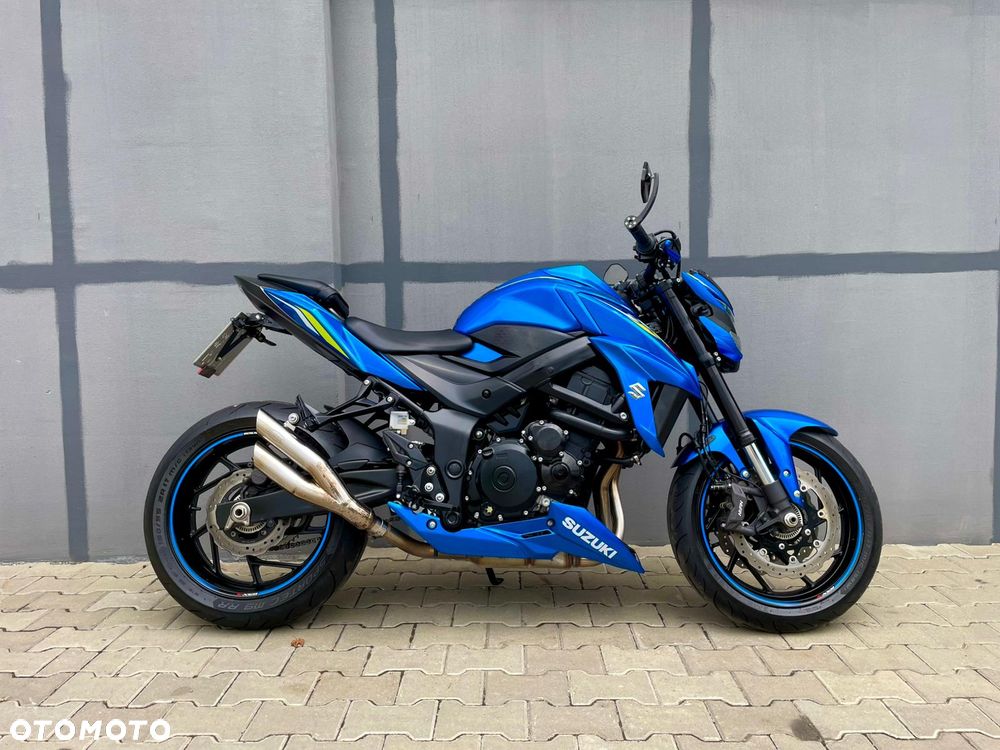 Suzuki GSX - 2