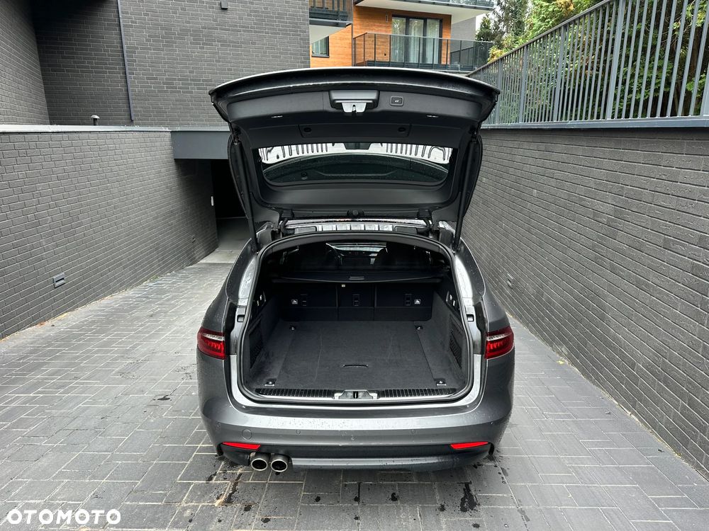 Jaguar XF 2.0 i4D R-Sport - 10