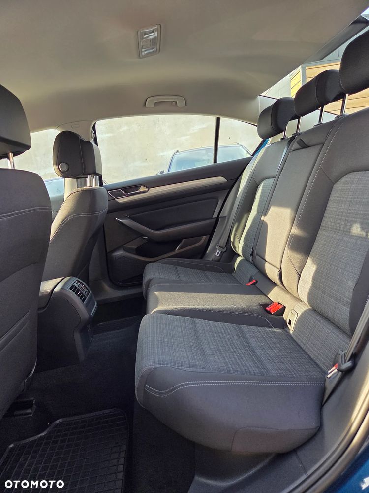 Volkswagen Passat 2.0 TDI EVO Business DSG - 16