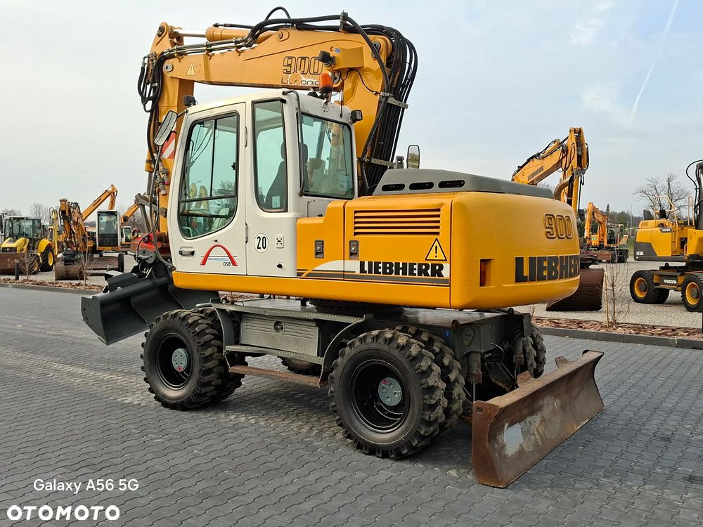 Liebherr LIEBHERR A900 - 10