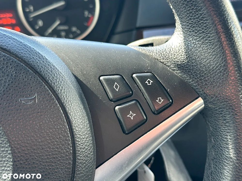 BMW Seria 5 530i xDrive - 22