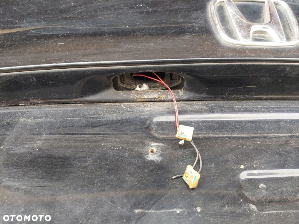 Honda Civic VIII 8 sedan klapa tył bagażnika lampa tylna B92P SEDAN - 4