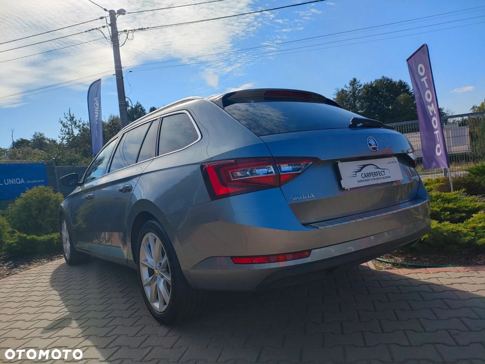 Skoda Superb 2.0 TDI DSG Premium Edition - 14