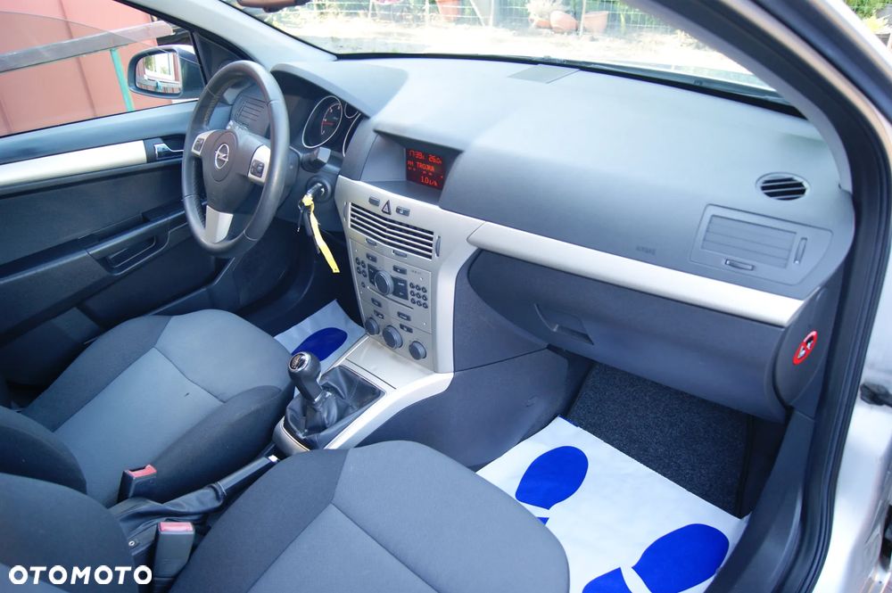 Opel Astra 1.9 CDTI Elegance - 32