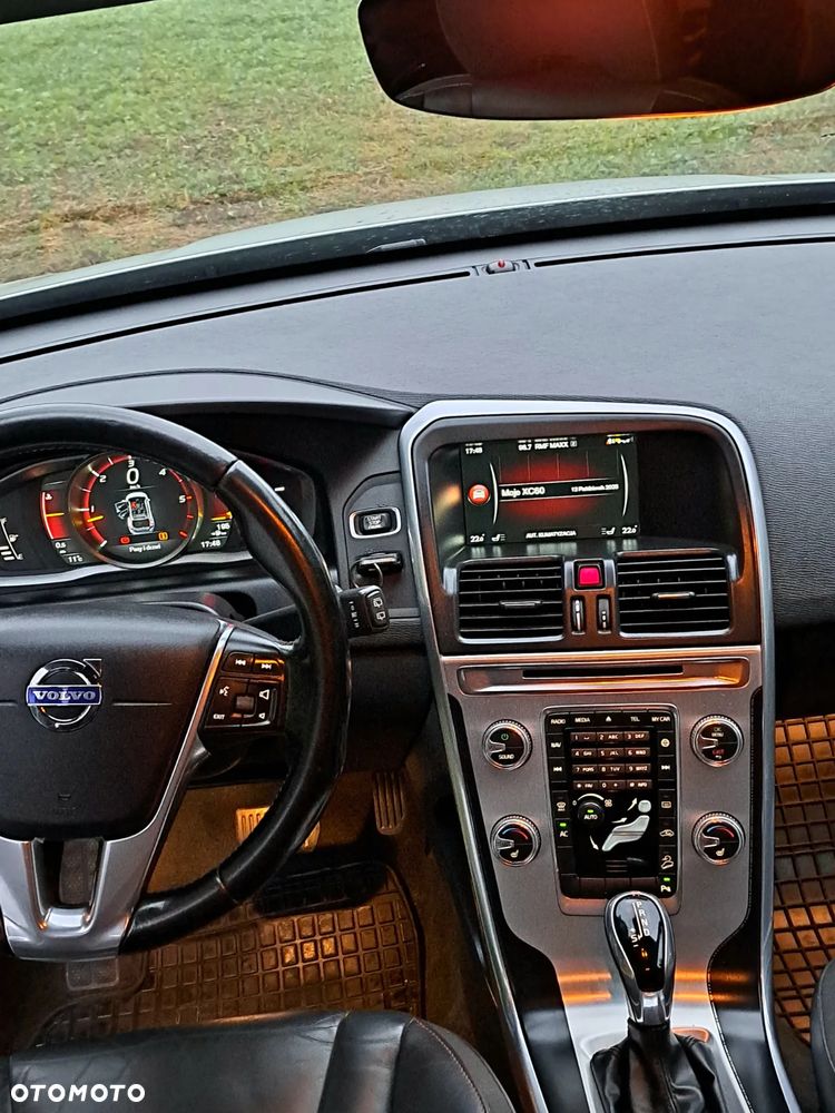 Volvo XC 60 D4 AWD Ocean Race - 20