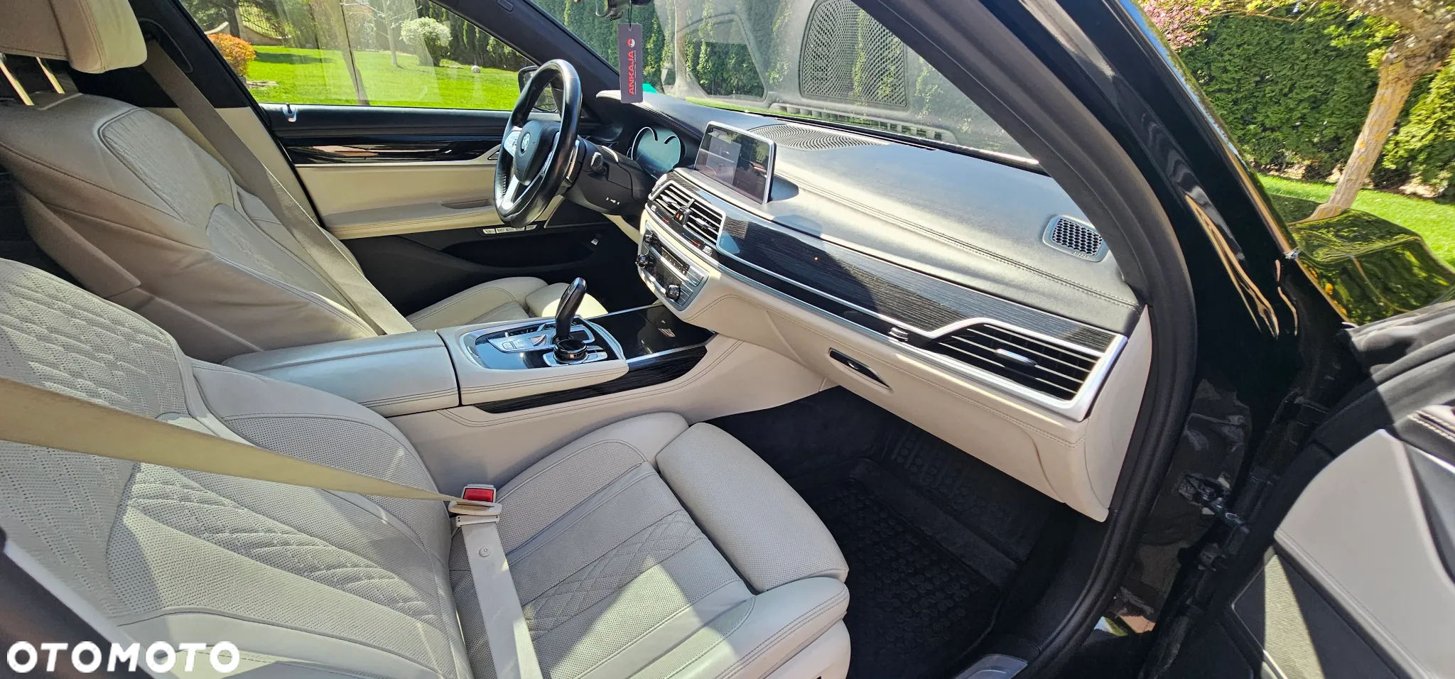 BMW Seria 7 750i xDrive - 23