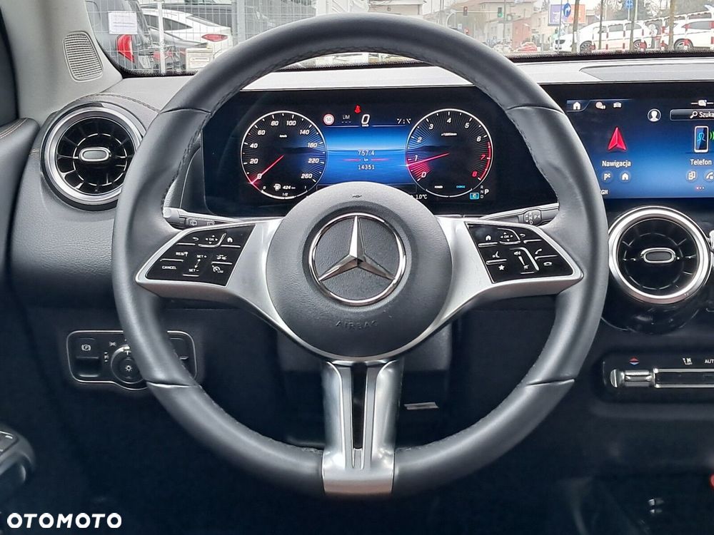 Mercedes-Benz GLB - 10