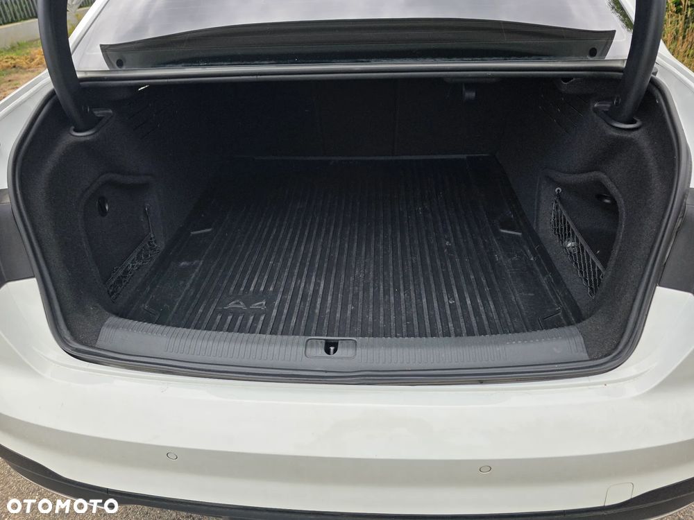 Audi A4 40 TFSI quattro S tronic - 11