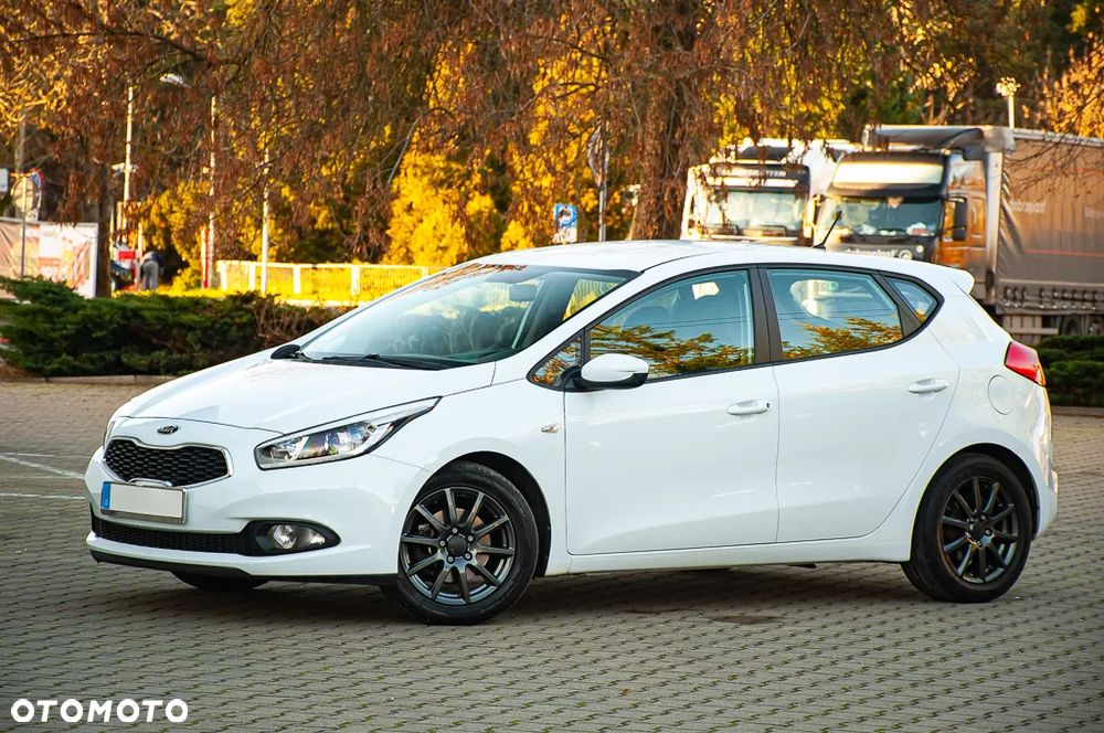 Kia Ceed 1.6 GDI Platinum Edition - 34