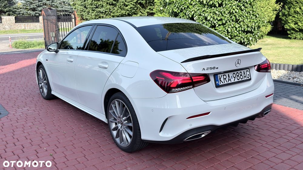 Mercedes-Benz Klasa A 250 e PHEV AMG Line 8G-DCT - 8