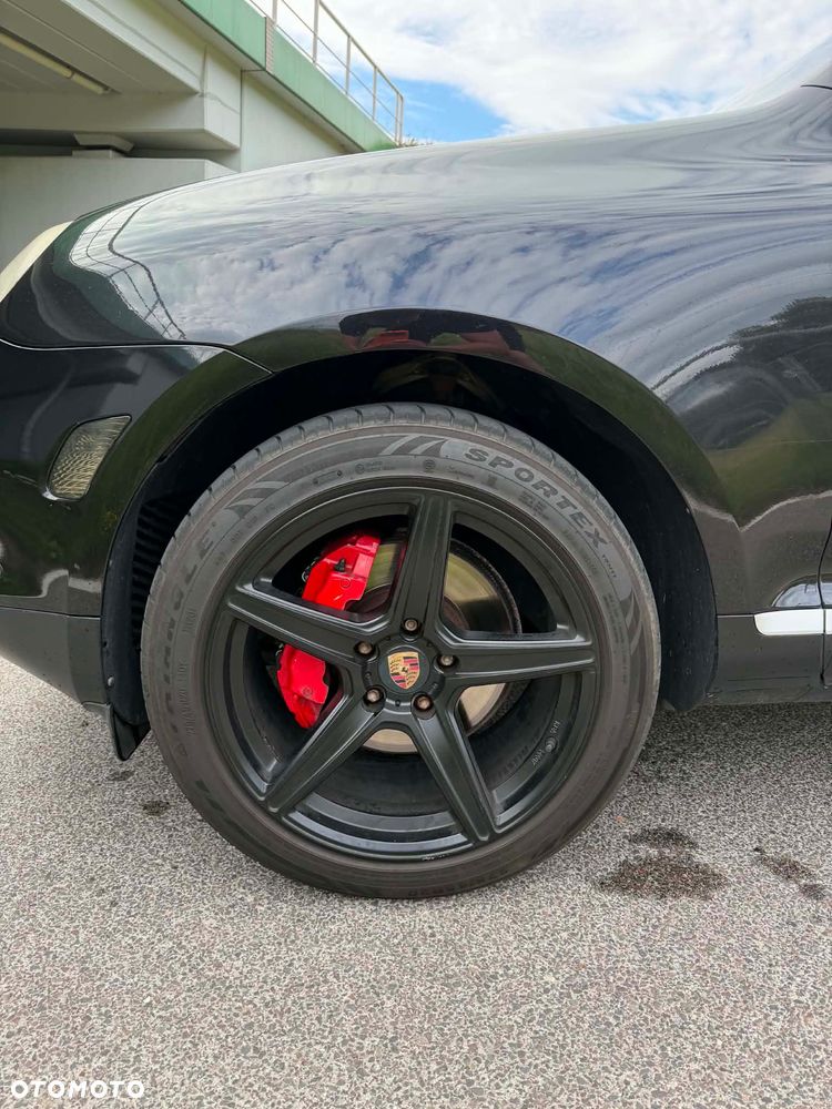 Porsche Cayenne - 4