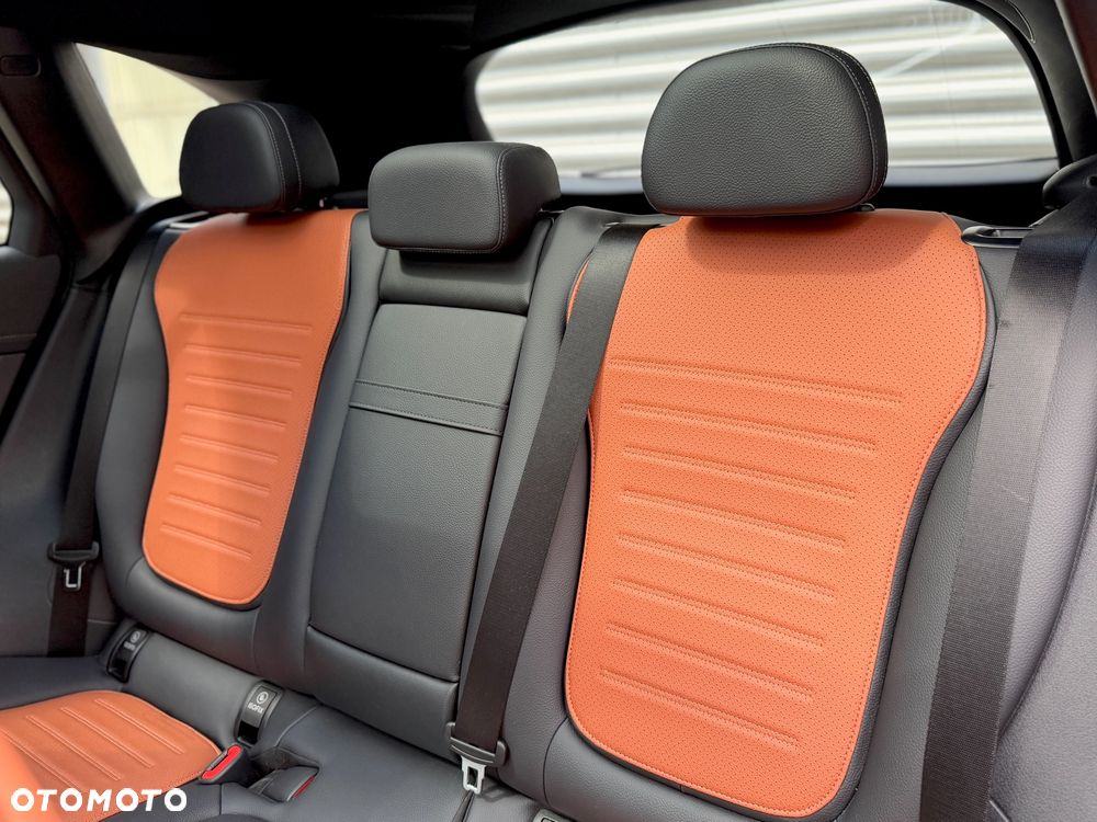Mercedes-Benz GLC 300 4Matic 9G-TRONIC AMG Line Advanced - 18