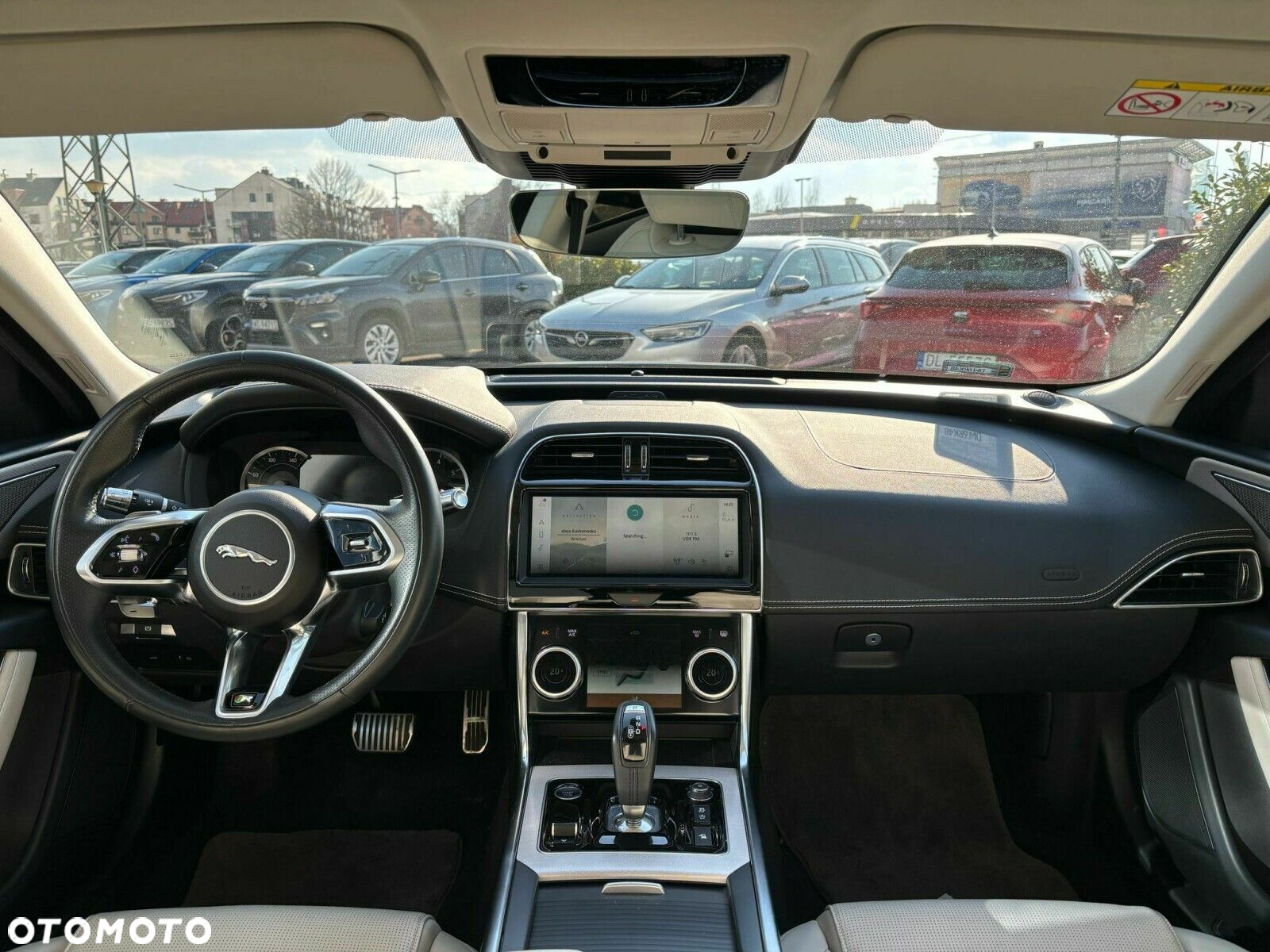 Jaguar XE 2.0 P250 R-Dynamic Black - 13
