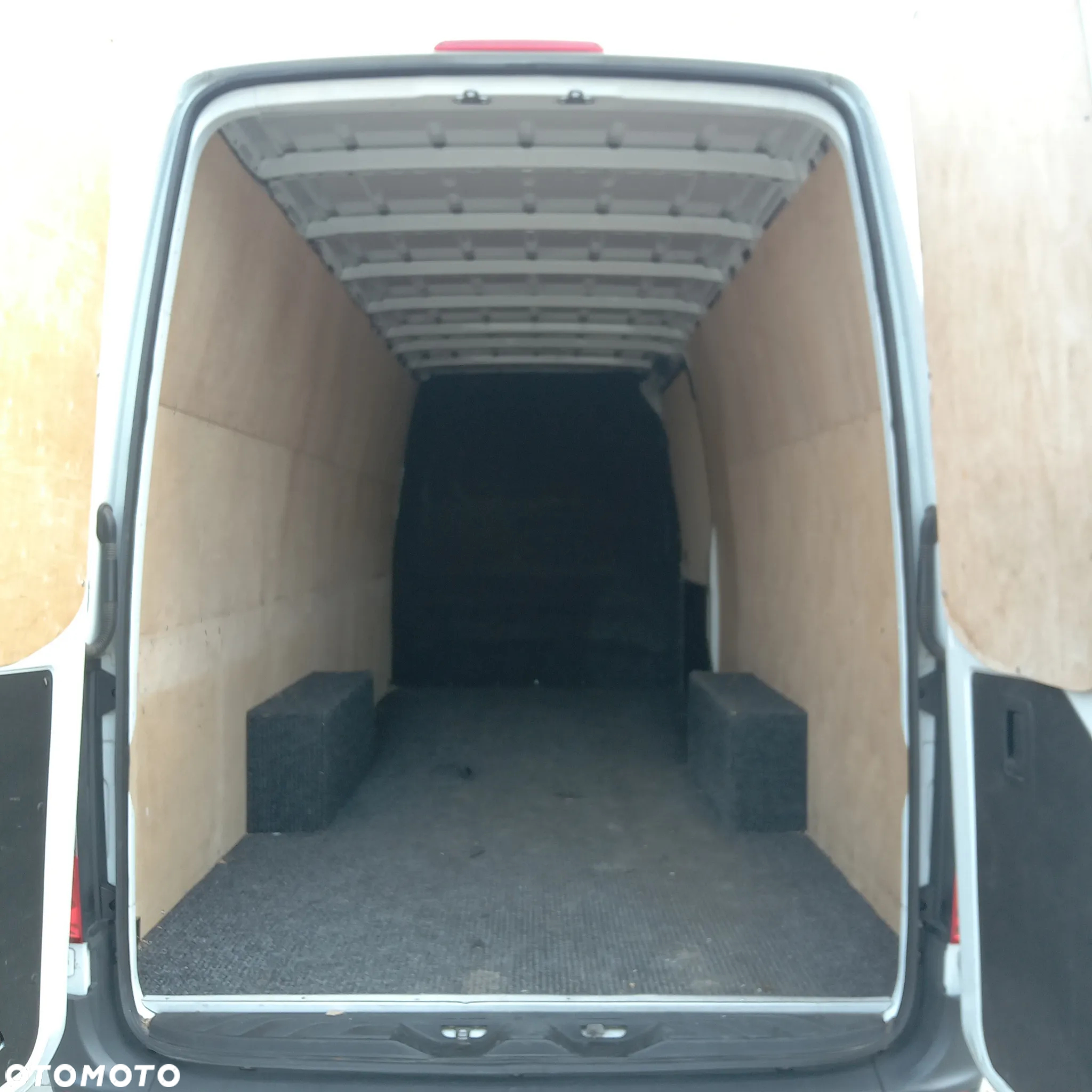 Mercedes-Benz Sprinter - 15