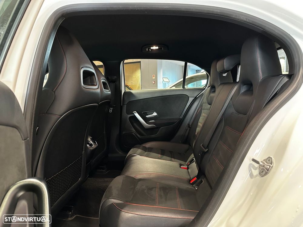 Mercedes-Benz A 180 d AMG Line - 32