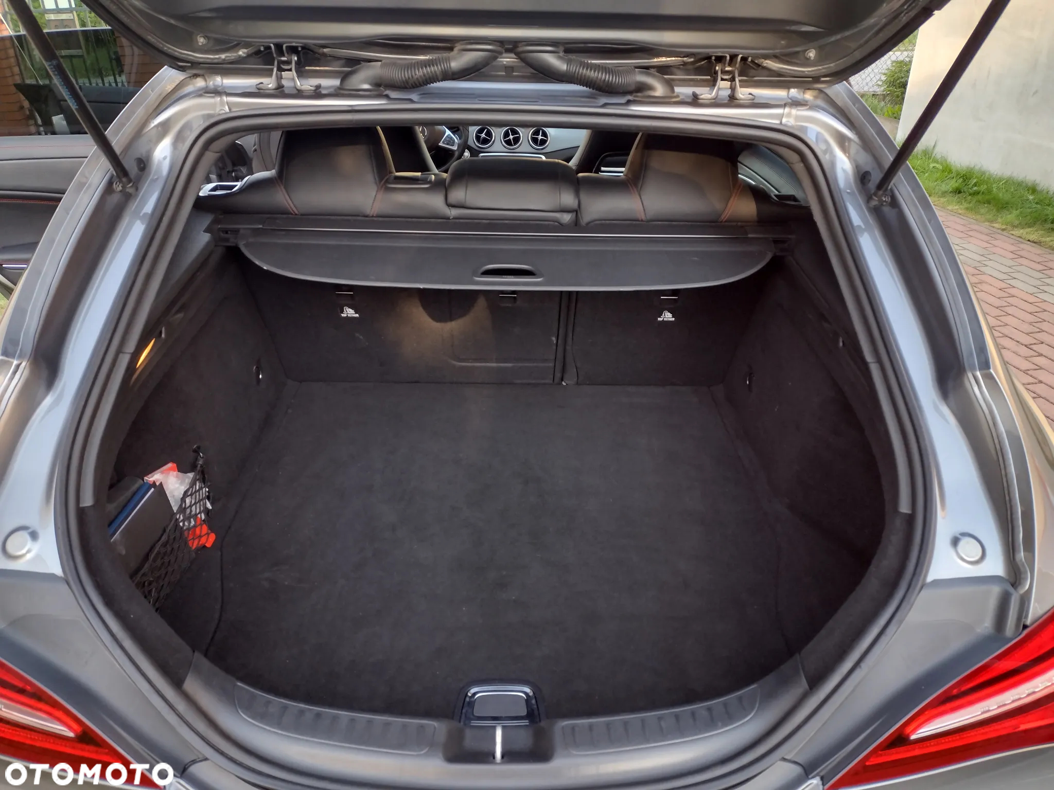 Mercedes-Benz CLA Shooting Brake 200 7G-DCT AMG Line - 19