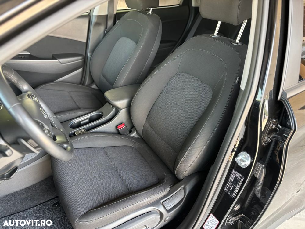 Hyundai KONA - 33