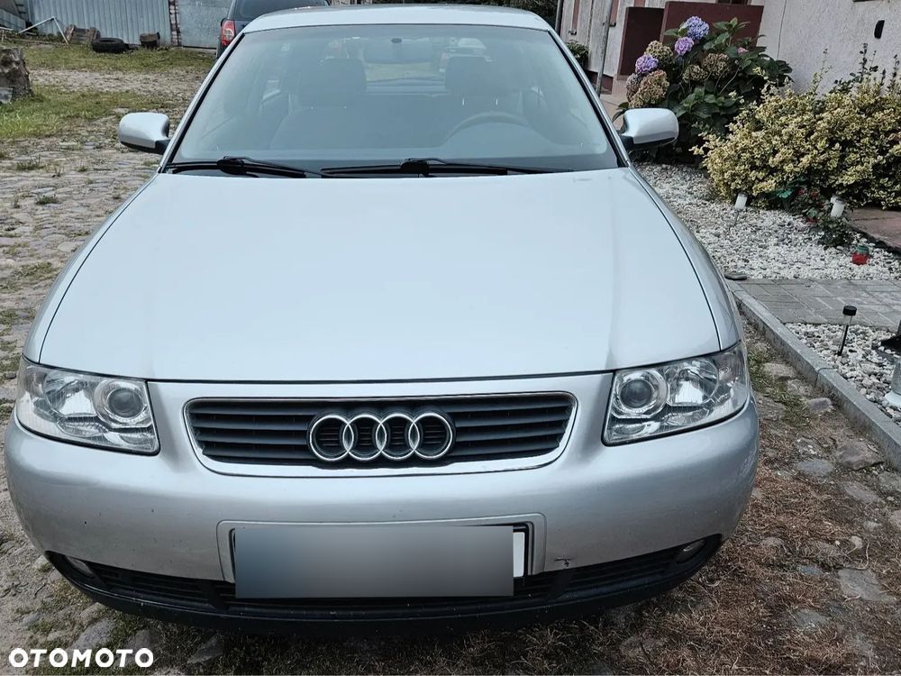 Audi A3 3-drzwiowe 1.6 Ambiente - 1