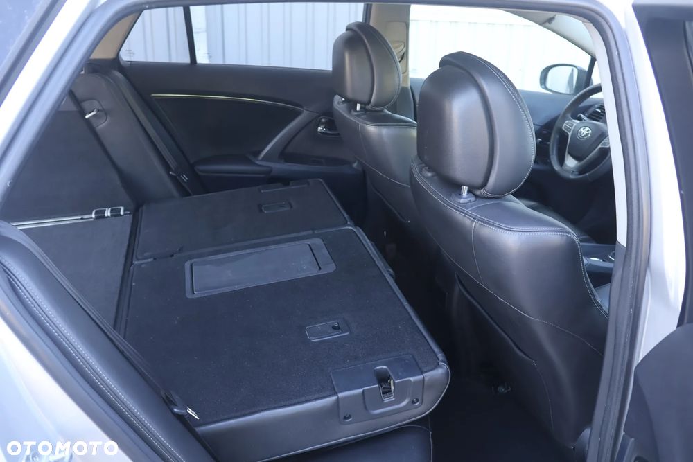 Toyota Avensis 2.0 D-4D Sol plus - 25