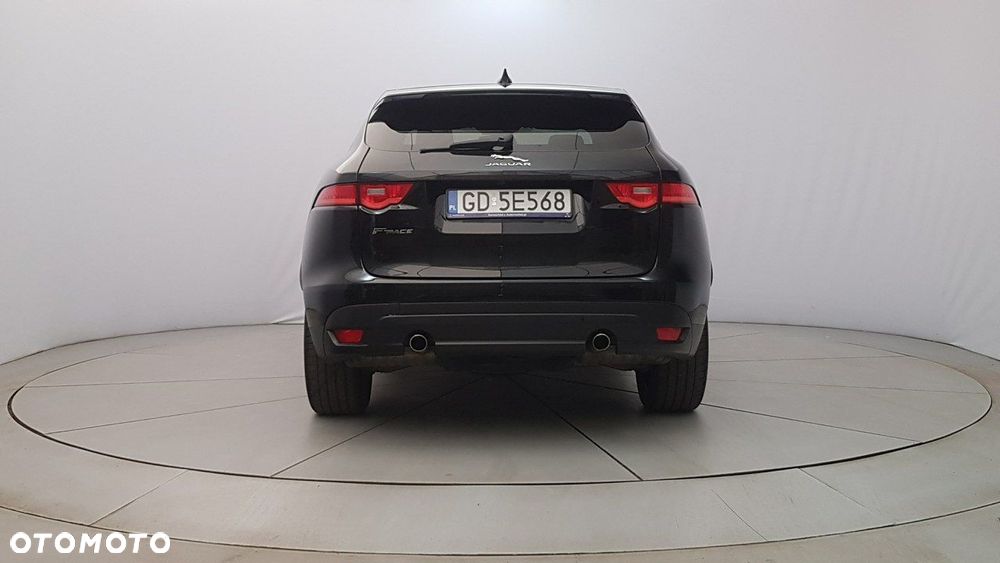 Jaguar F-Pace - 6