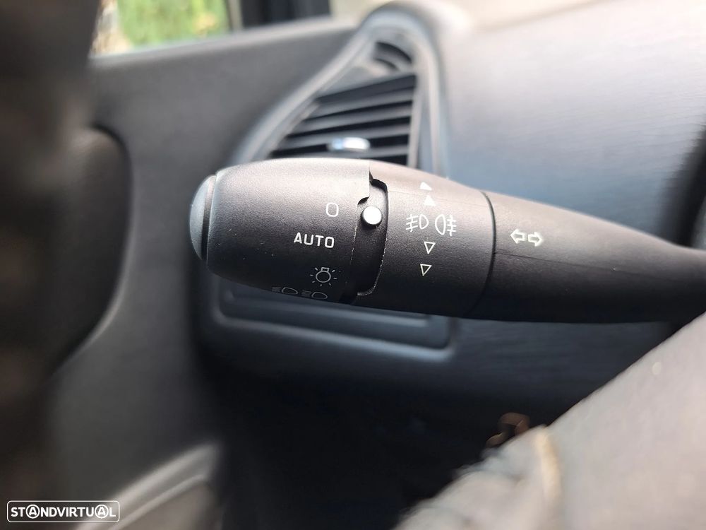 Citroën C4 1.6 HDi VTR Pack - 22