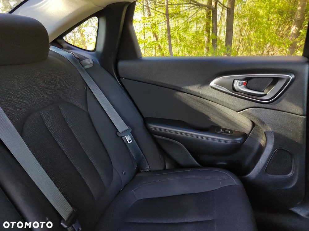 Chrysler 200 - 11