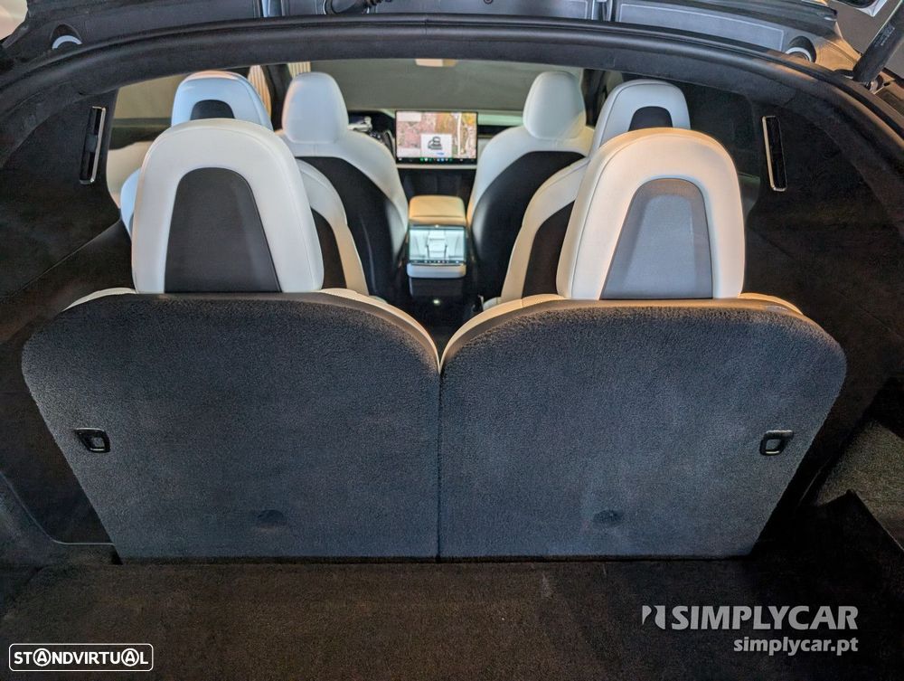 Tesla Model X Plaid AWD - 11