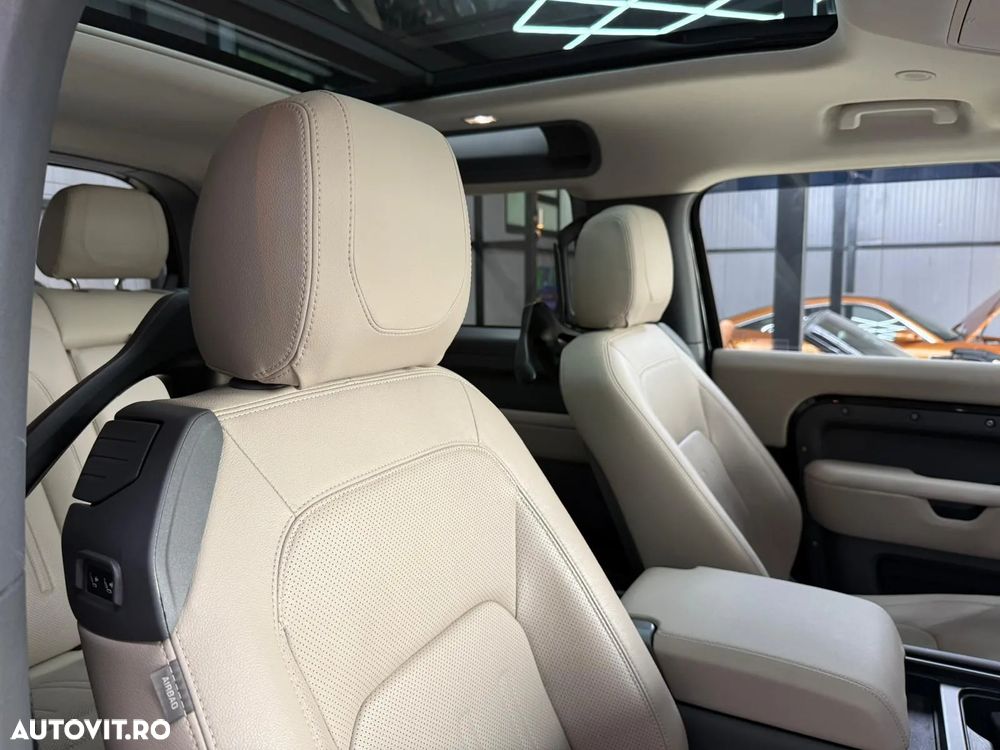 Land Rover Defender - 34