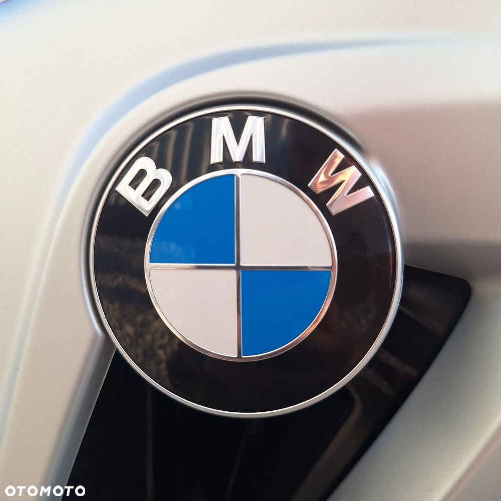 BMW F - 18