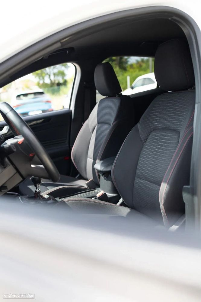 Ford Focus 1.0 EcoBoost S&S ST-LINE - 10
