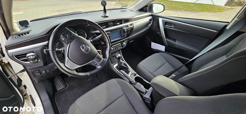 Toyota Corolla 1.4 D-4D Premium EU6 - 6