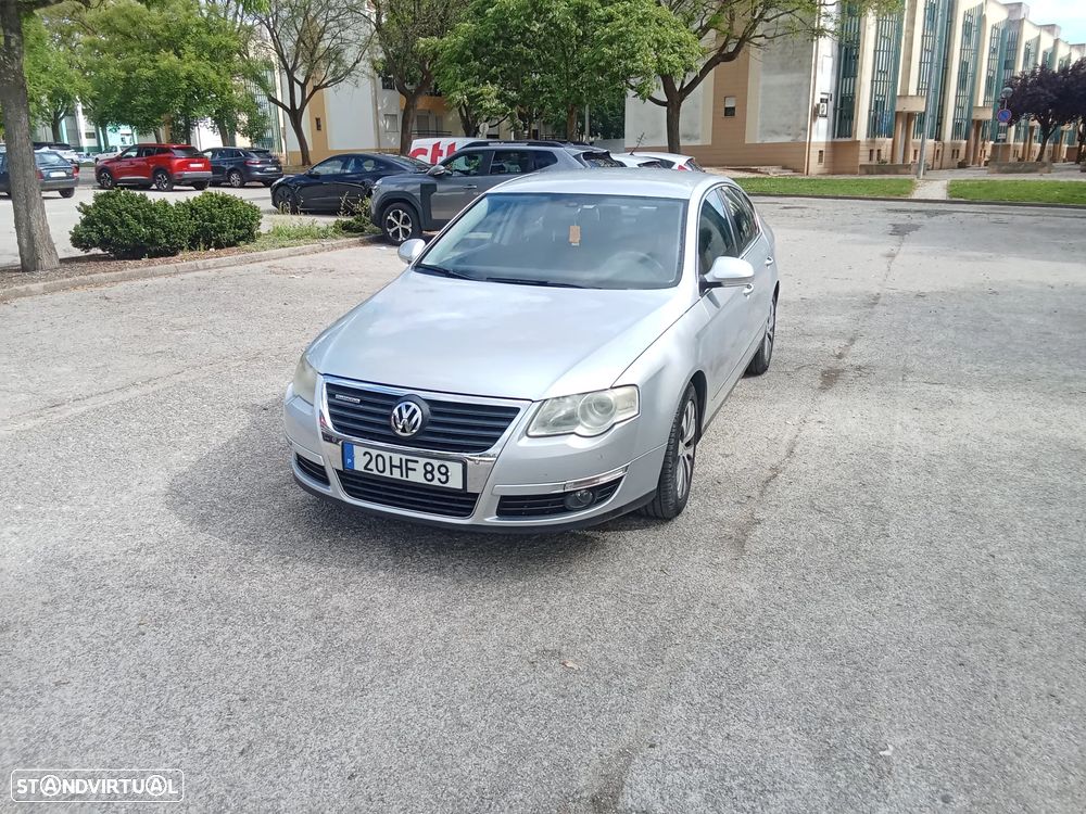 VW Passat 2.0 TDI Trendline BlueMotion - 1