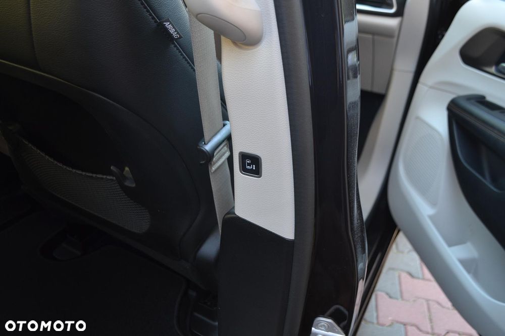Chrysler Pacifica - 33