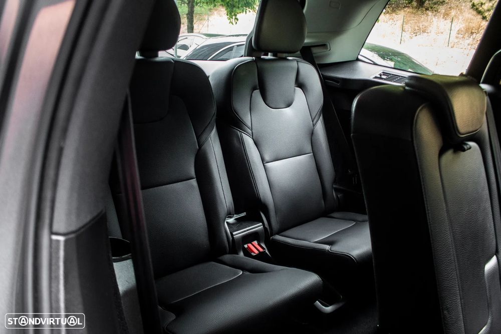 Volvo XC 90 2.0 D4 Momentum - 32