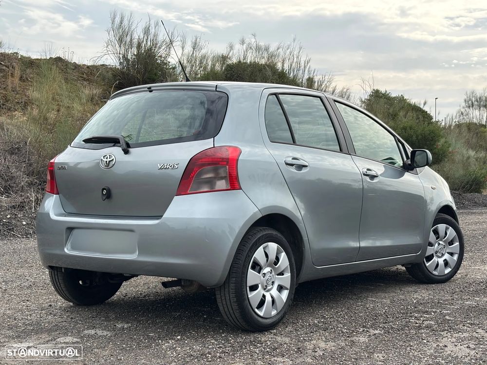 Toyota Yaris 1.0 VVT-i AC - 25