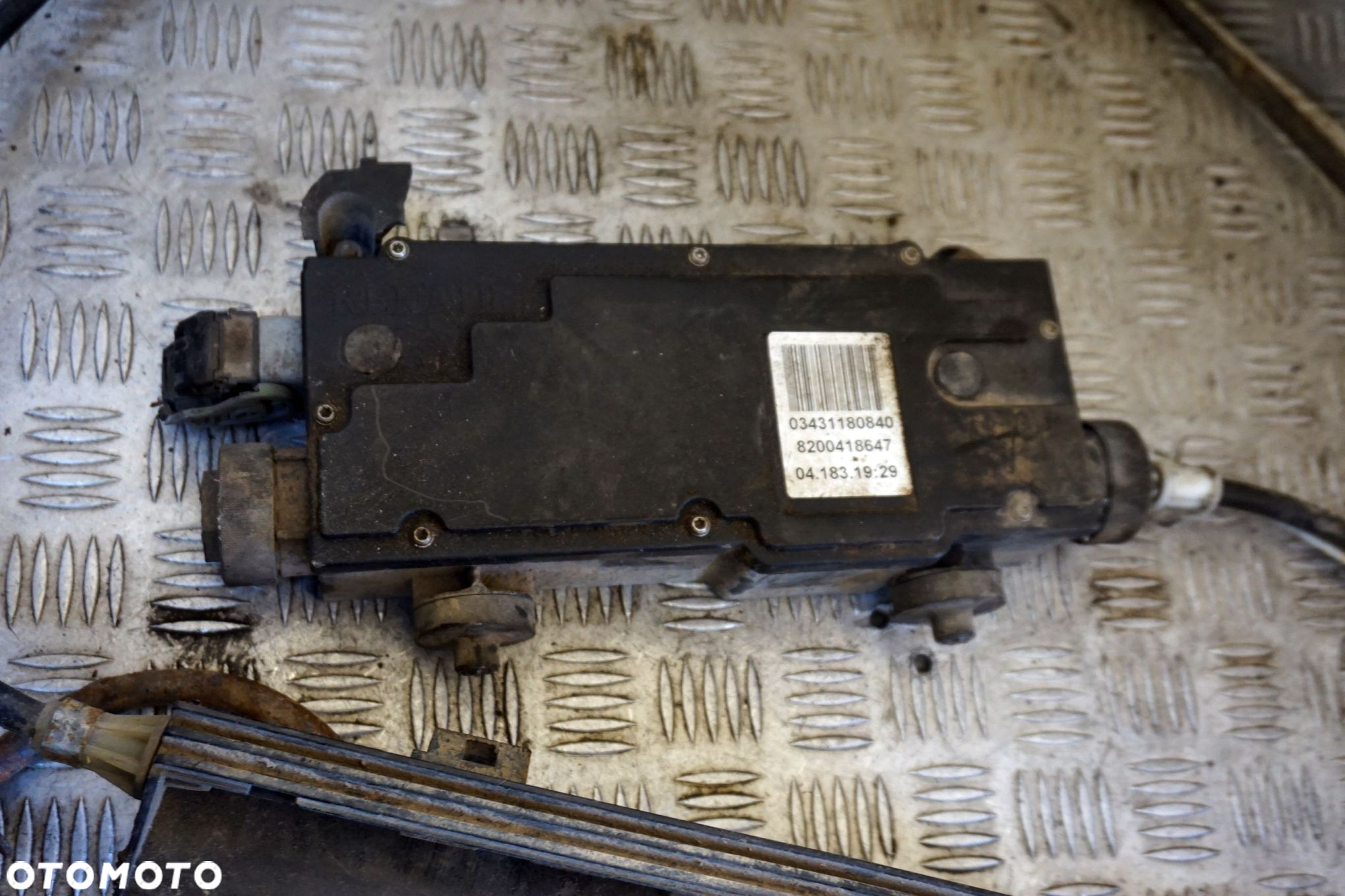 HAMULEC RĘCZNY ELEKTRYCZNY SCENIC II PH1 1.9 DCI 8200418647 RENAULT 2004-2006 - 3