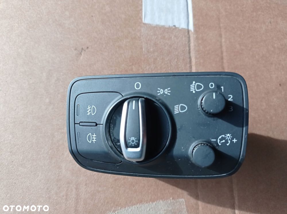 AUDI A3 8V PRZEŁĄCZNIK ŚWIATEŁ 8V09415312N - 1