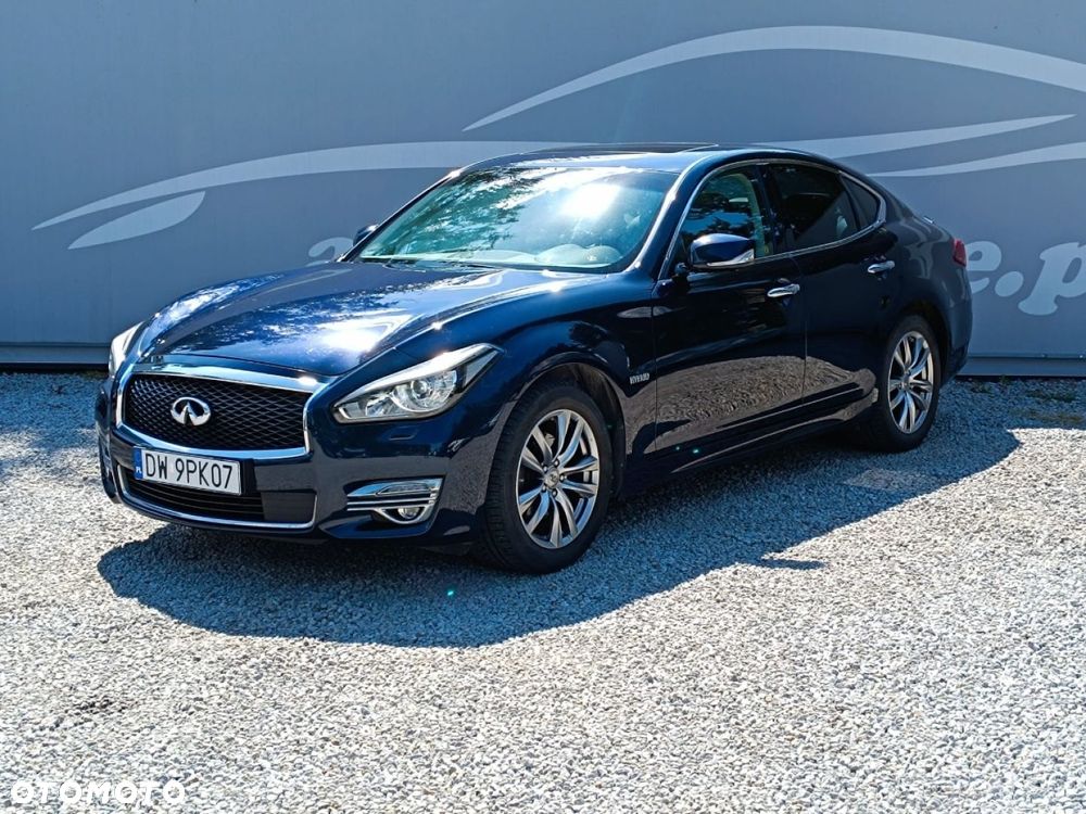 Infiniti Q70 - 12