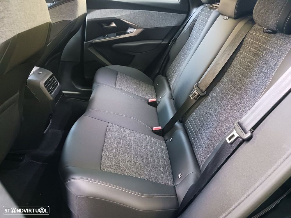 Peugeot 3008 1.2 Hybrid Allure Pack e-DCS6 - 33