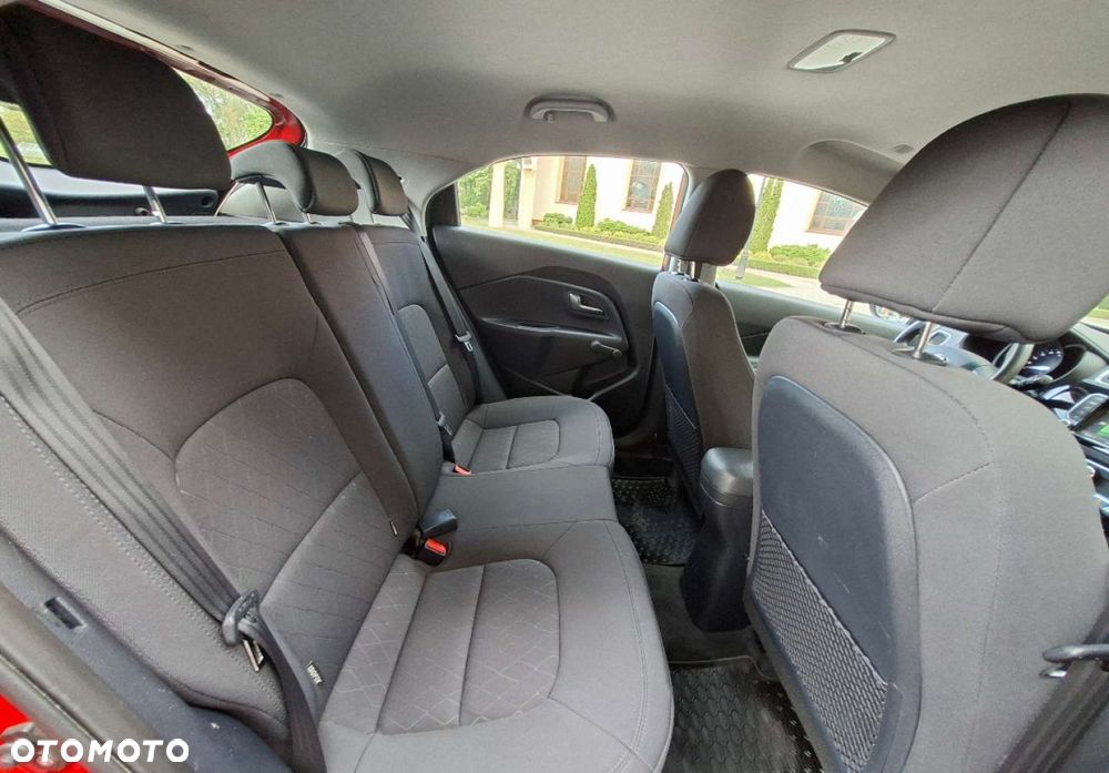 Kia Rio - 17