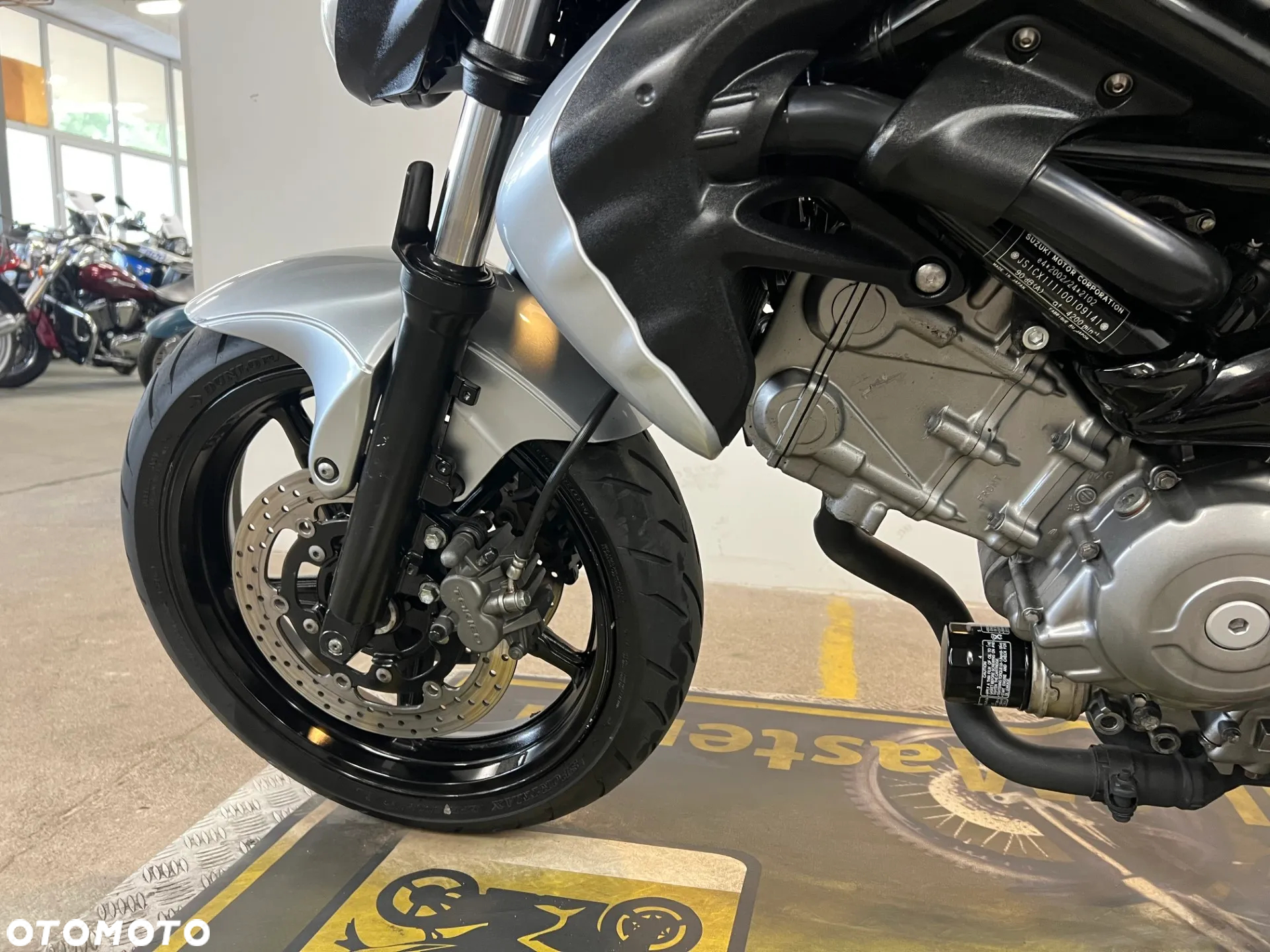 Suzuki Gladius - 30