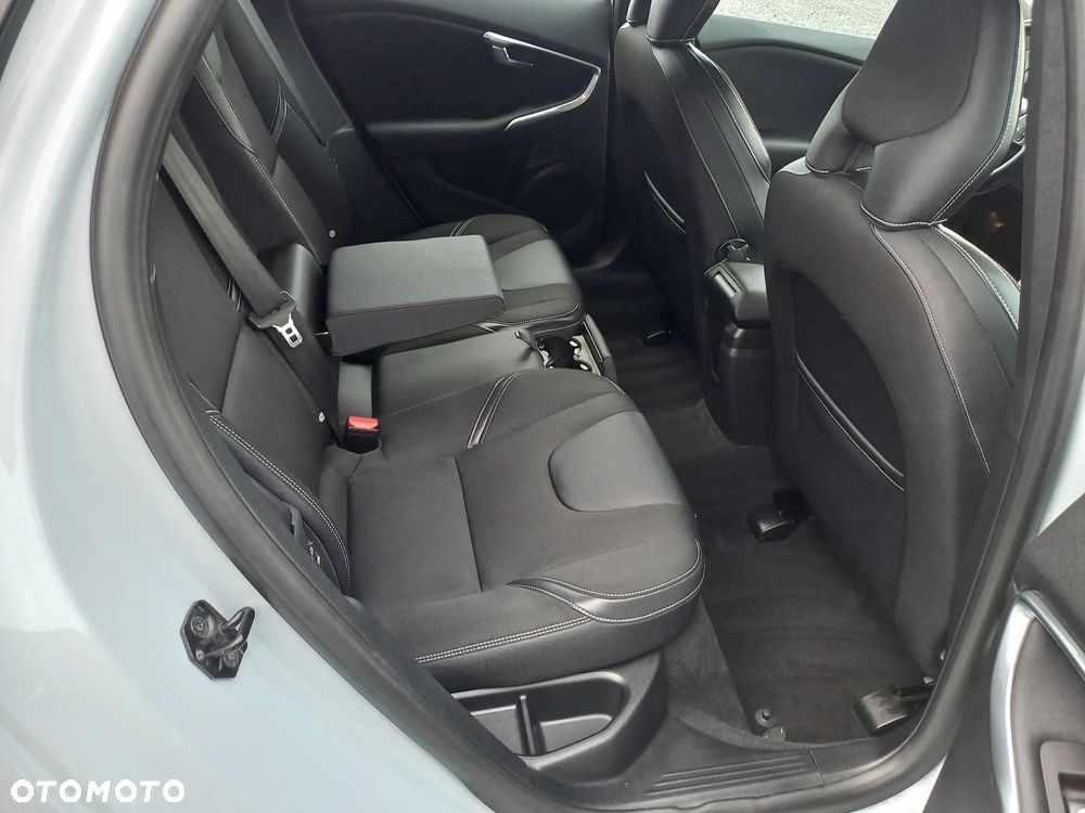 Volvo V40 D3 Momentum - 22
