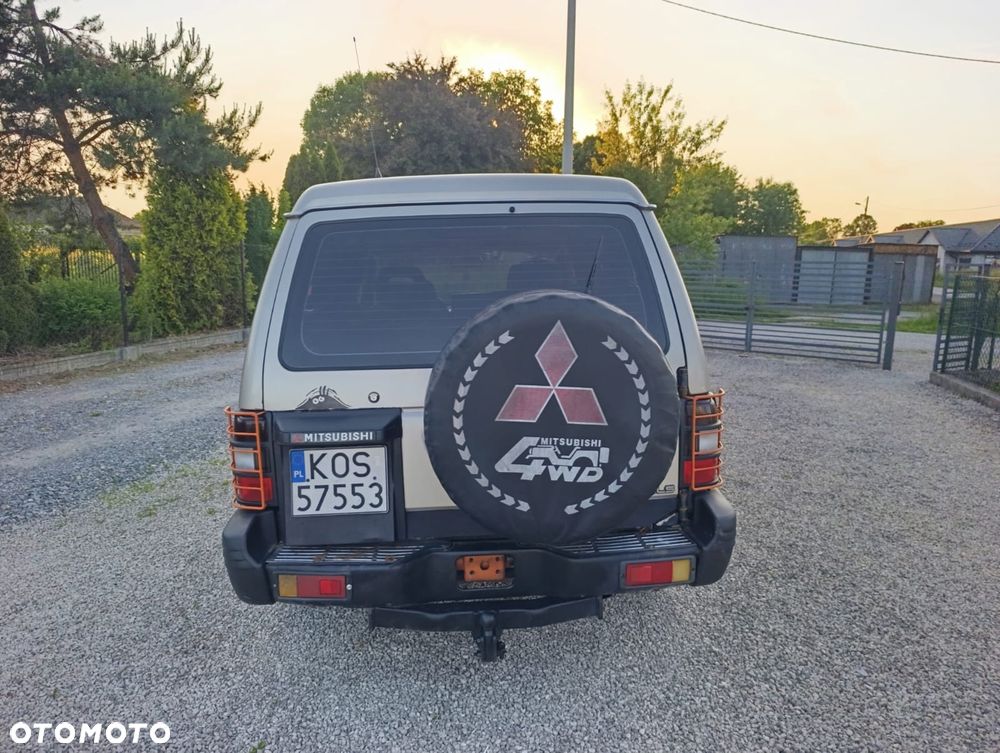 Mitsubishi Pajero 2.5 TD GL - 23