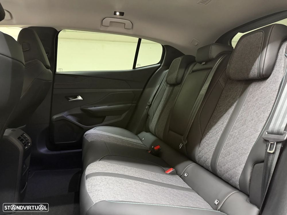 Peugeot 408 225 e-EAT8 Allure - 12