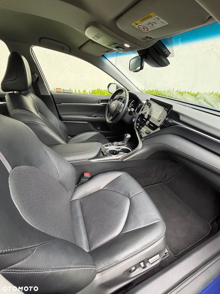 Toyota Camry 2.5 Hybrid Executive CVT - 17