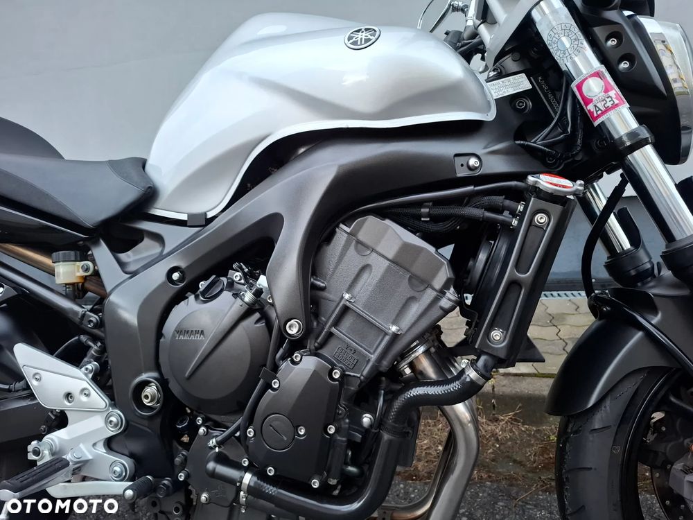 Yamaha FZ6 - 8