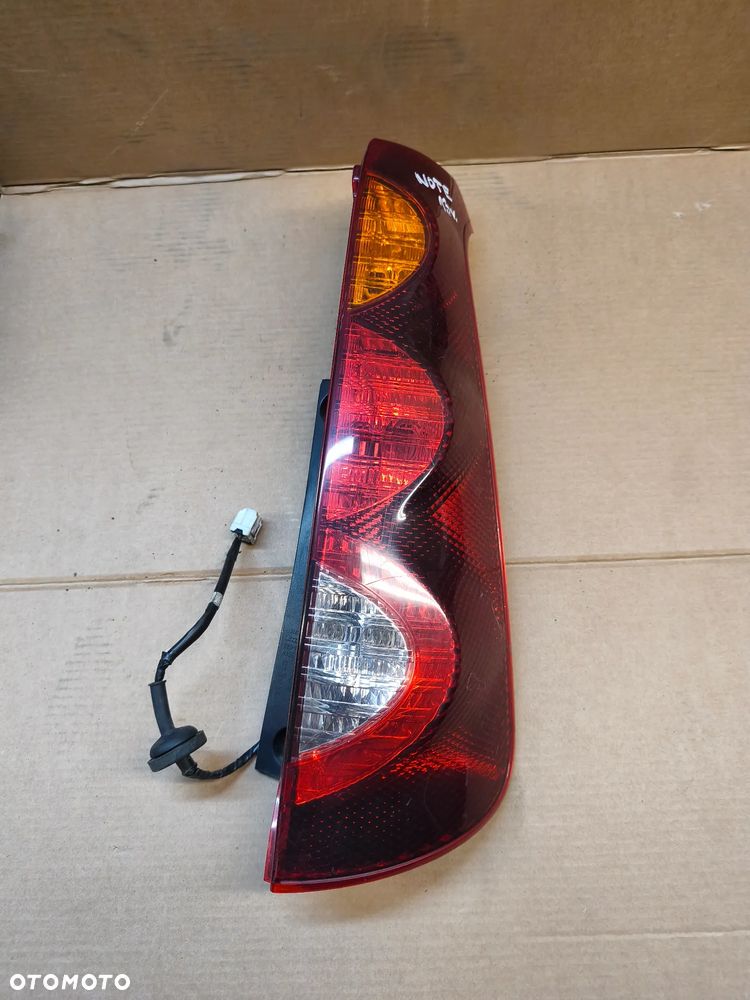 LAMPA TYŁ TYLNA PRAWA NISSAN NOTE I E11 - 1